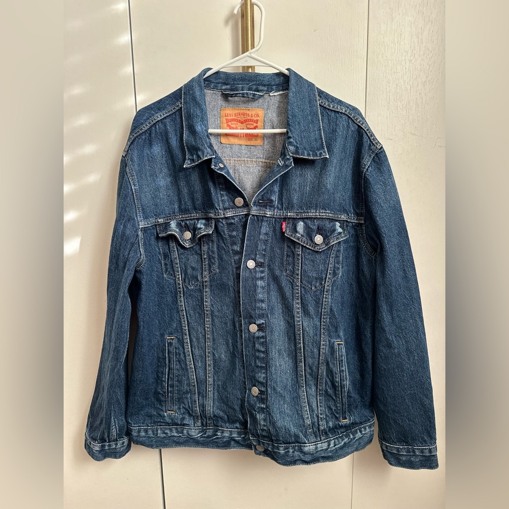 Levi’s Trucker Jacket - Picture 3 of 9